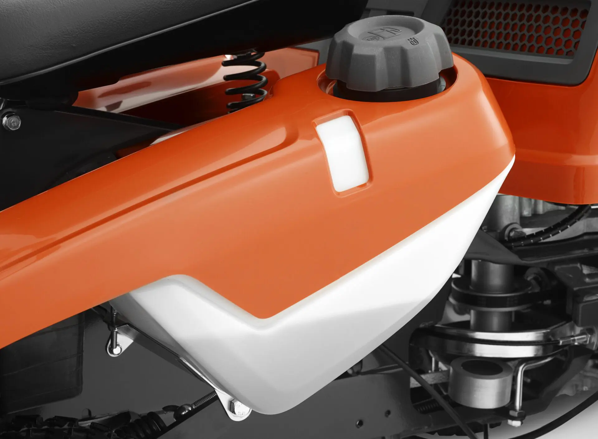 Husqvarna Rider R214TC – Bild 3